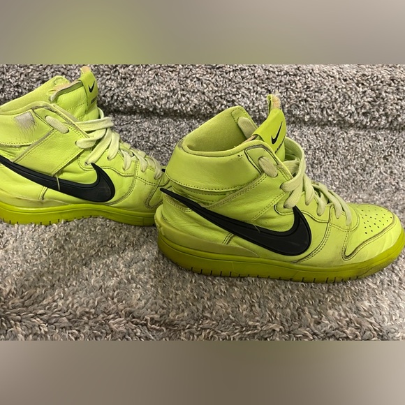Nike Dunk High
AMBUSH Flash Lime - Picture 6 of 10